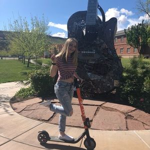 Meet your Posher, Cassi